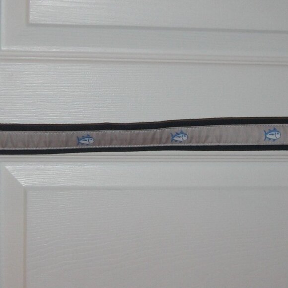 Southern Tide 1.25" Blue Web Belt Leather Tabs & Triggerfish Size 34 - Picture 1 of 5